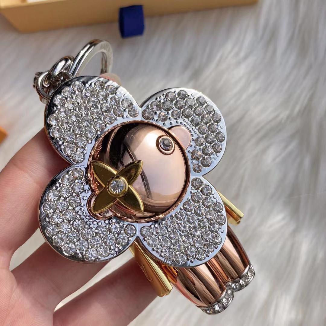silver letter metal men women keychains fashion style M00033 Accessories canvas leather gold key chain with box
silver letter metal men women keychains fashion style M00033 Accessories canvas leather gold key chain with box