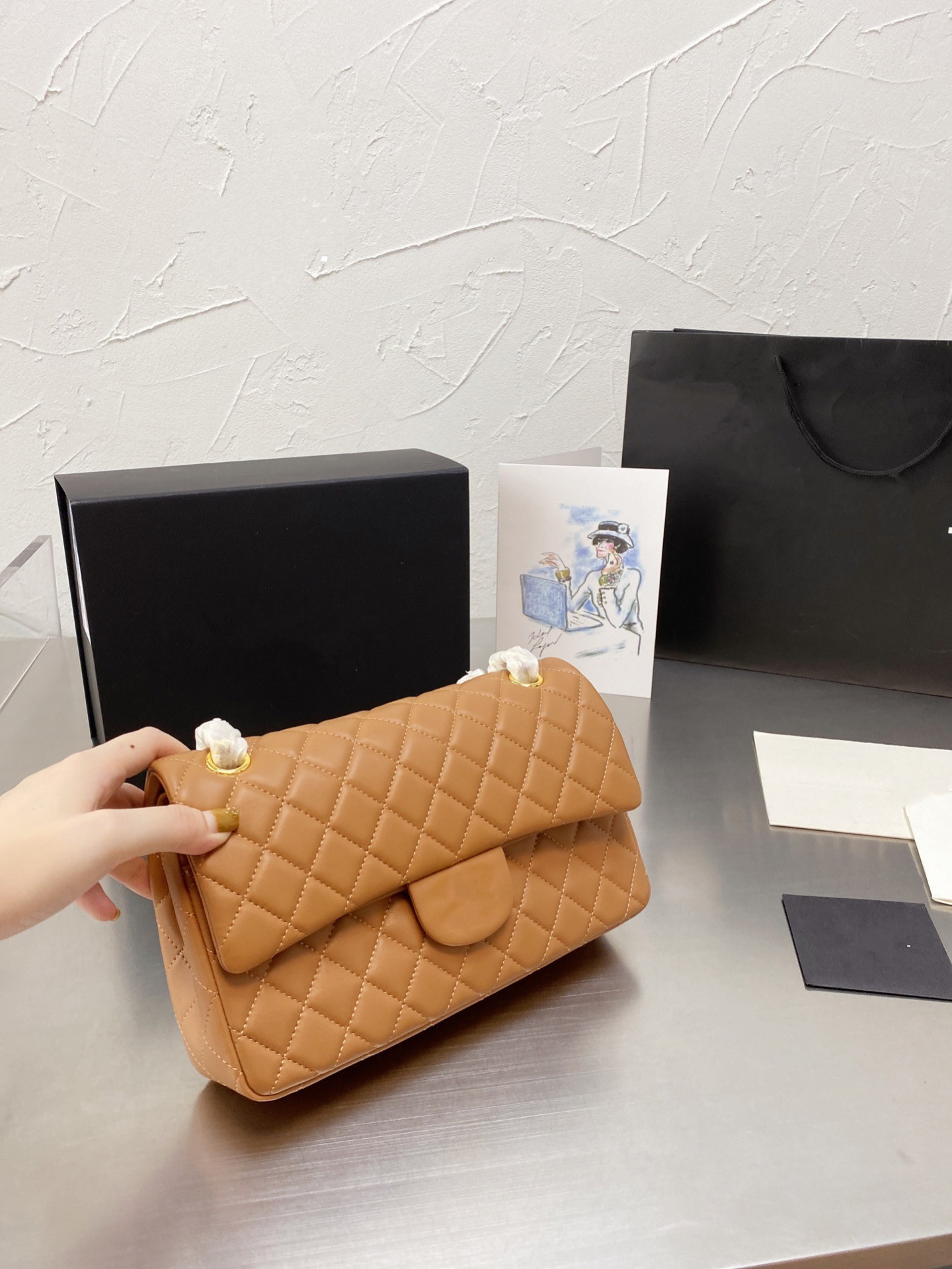 2021 Classic Quilted Bag Stunning Macaron Color Series Chain Bagss Handbag High Quality Bags CC, Black
2021 Classic Quilted Bag Stunning Macaron Color Series Chain Bagss Handbag High Quality Bags CC, Black