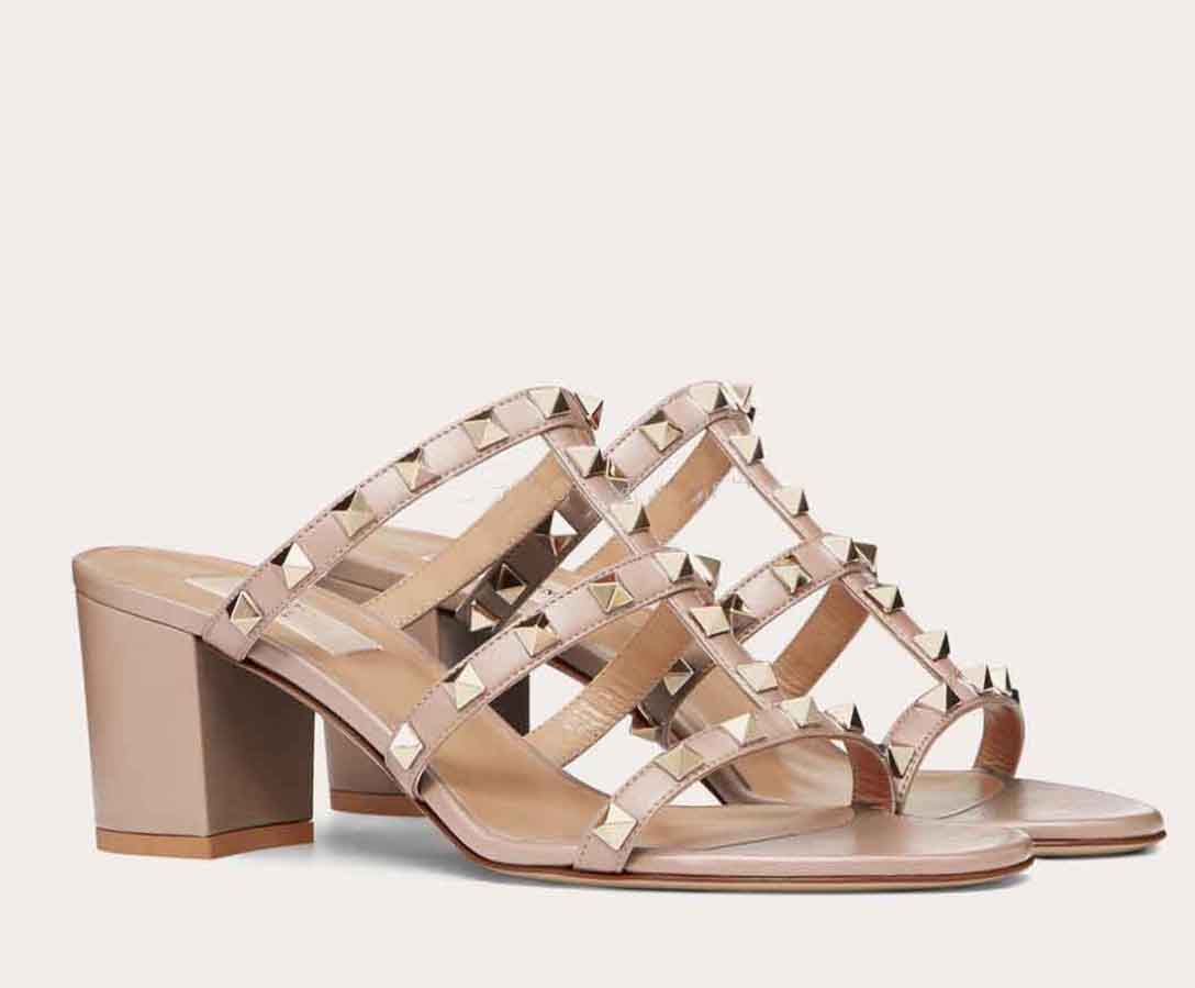 Hot Sale-Summer Luxurys designers Women Sandals Rock Studs Chunky Heels Rivets Strappy Slipper Sandals Sexy Ladies Heels Party Wedding
Hot Sale-Summer Luxurys designers Women Sandals Rock Studs Chunky Heels Rivets Strappy Slipper Sandals Sexy Ladies Heels Party Wedding