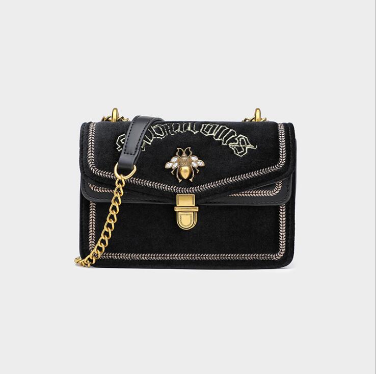 Factory wholesale women handbag winter leather chain bag elegant atmosphere Pearl decoration womens shoulder bags embroidery fashion handbags
Factory wholesale women handbag winter leather chain bag elegant atmosphere Pearl decoration womens shoulder bags embroidery fashion handbags