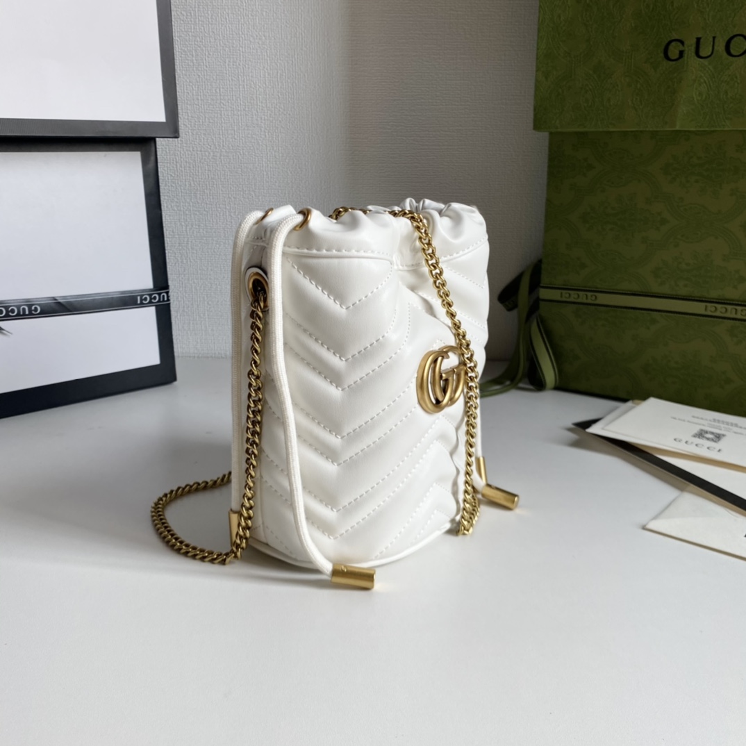 GUCCI Classic designer mini bucket bag chain shoulder strap GG lady cross body high quality luxury leather handbag, Red
GUCCI Classic designer mini bucket bag chain shoulder strap GG lady cross body high quality luxury leather handbag, Red