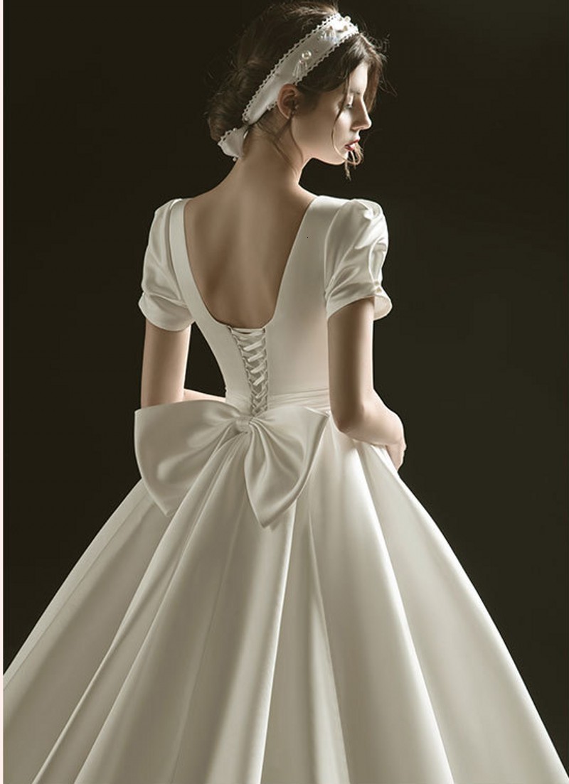 New High End a Line Wedding Es 2021 Satin Scoop Sweep Train Lace Up with Pearls Bridal Gowns Vestidos De Mariage Irvu, White
New High End a Line Wedding Es 2021 Satin Scoop Sweep Train Lace Up with Pearls Bridal Gowns Vestidos De Mariage Irvu, White
