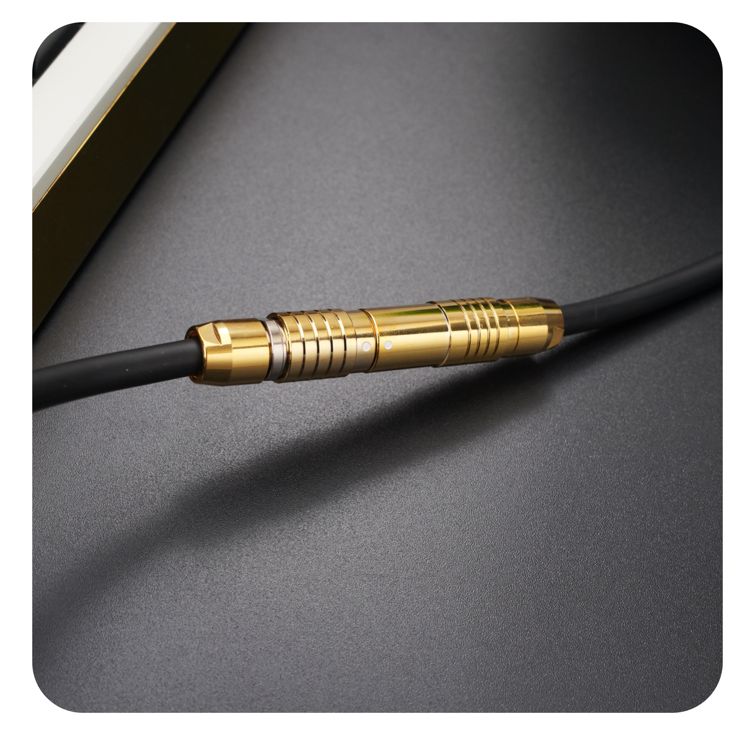 Geekcable Handmade Customized Mechanical Keyboad Data Cable Super Elastic Golden Spiral Rubber Keyboard Cable Gold And Black