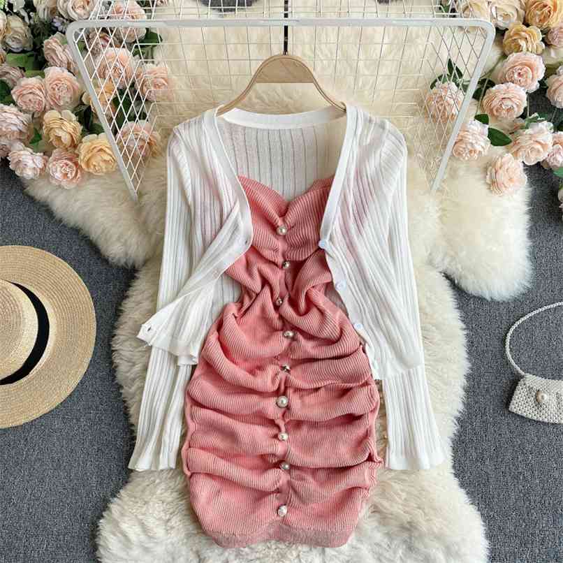 Chic Pleated Design Pearl Button Knitted Dress Two piece Sets Women Sexy Tube Sheath Mini Female Sunscreen Cardigan Suits 210602, Blue and white
Chic Pleated Design Pearl Button Knitted Dress Two piece Sets Women Sexy Tube Sheath Mini Female Sunscreen Cardigan Suits 210602, Blue and white