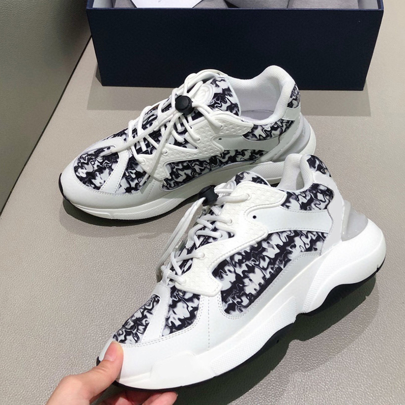 Men B24 Sneakers running shoes B22 Women Oblique Canvas Casual Trainers Technical Cannage Motif Black Printing White Rubber Platform Trainer Top Quality 310, Sock
Men B24 Sneakers running shoes B22 Women Oblique Canvas Casual Trainers Technical Cannage Motif Black Printing White Rubber Platform Trainer Top Quality 310, Sock