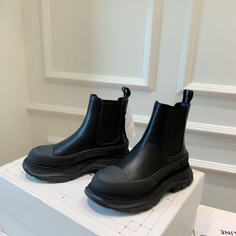 White Sole Bottega boot fashion luxury Tire Leather Chelsea booties Men platform chunky shoes lady Knight High-boots designer women boots MKJL0001
White Sole Bottega boot fashion luxury Tire Leather Chelsea booties Men platform chunky shoes lady Knight High-boots designer women boots MKJL0001