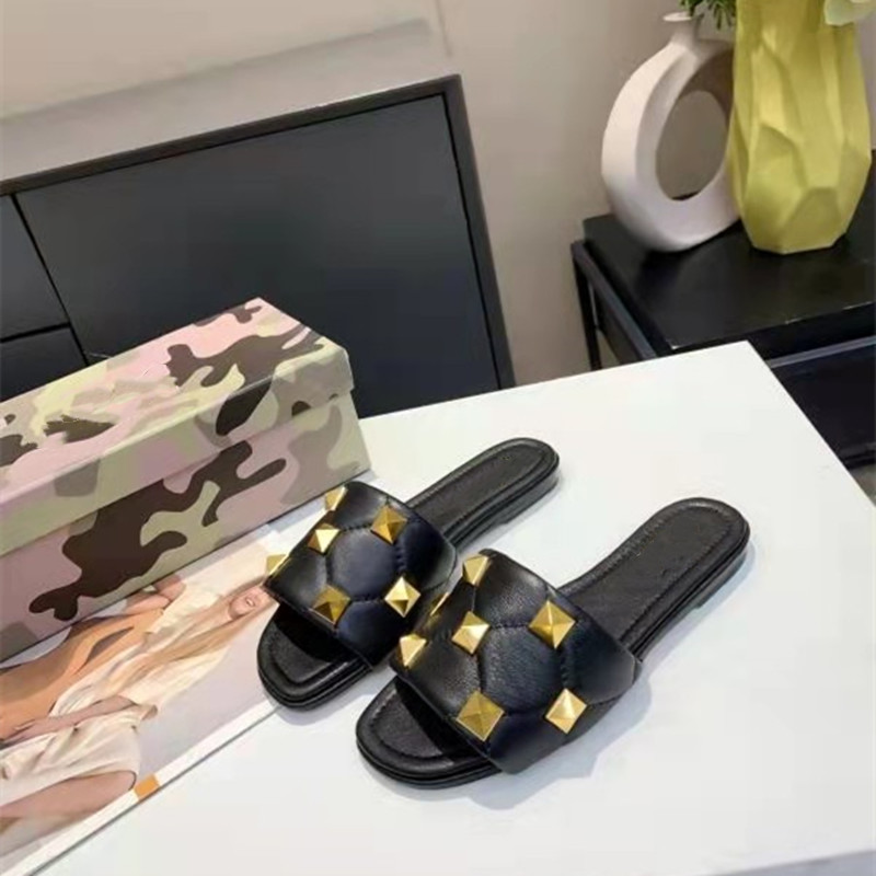 Summer 2021 is a new trend of leather trendy, versatile slippers worn over casual flat embroidered flop sandals fashion, Black
Summer 2021 is a new trend of leather trendy, versatile slippers worn over casual flat embroidered flop sandals fashion, Black