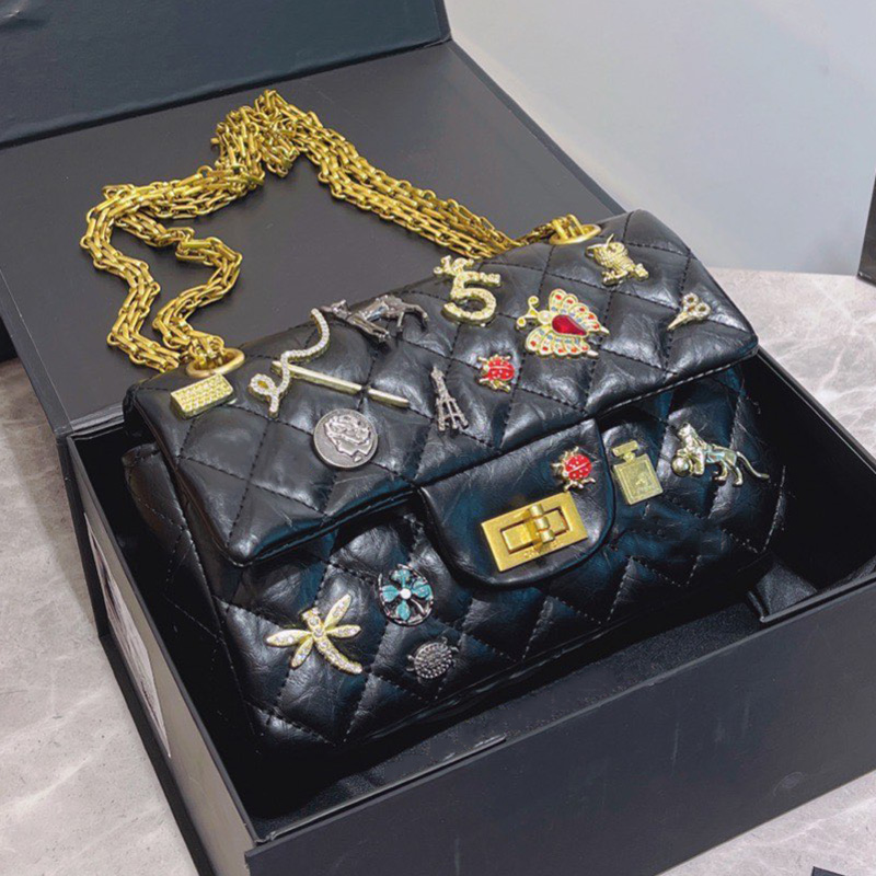 Designer Women CF Crossbody Shoulder Bag Paris Vintage Woman Diamond Lattice Badge Handbags Giant Pebble Genuine Leather Messenger Handbag Luxurys Designers Bags, Black
Designer Women CF Crossbody Shoulder Bag Paris Vintage Woman Diamond Lattice Badge Handbags Giant Pebble Genuine Leather Messenger Handbag Luxurys Designers Bags, Black