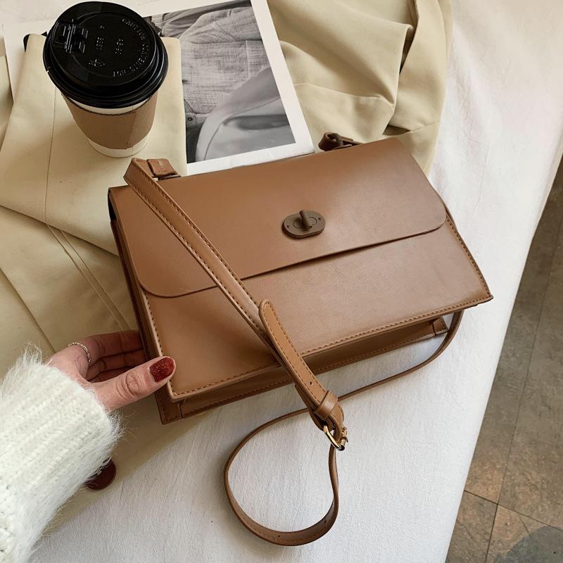 Female Bag 2021 New Spring and Summer Fashion Foreign Style Small Square Shoulder Bag, Black
Female Bag 2021 New Spring and Summer Fashion Foreign Style Small Square Shoulder Bag, Black