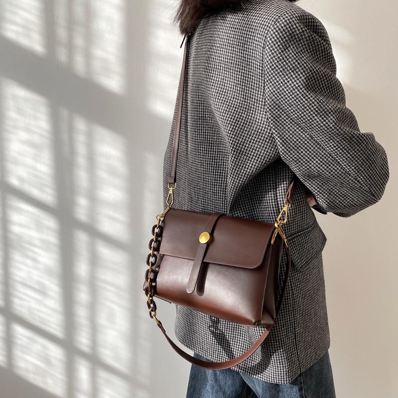Vintage Small PU Leather Crossbody Flap Bags Brand Fashion New Quality Women's 2021 Luxury Chain Shoulder Handbag and Purses, Black
Vintage Small PU Leather Crossbody Flap Bags Brand Fashion New Quality Women's 2021 Luxury Chain Shoulder Handbag and Purses, Black