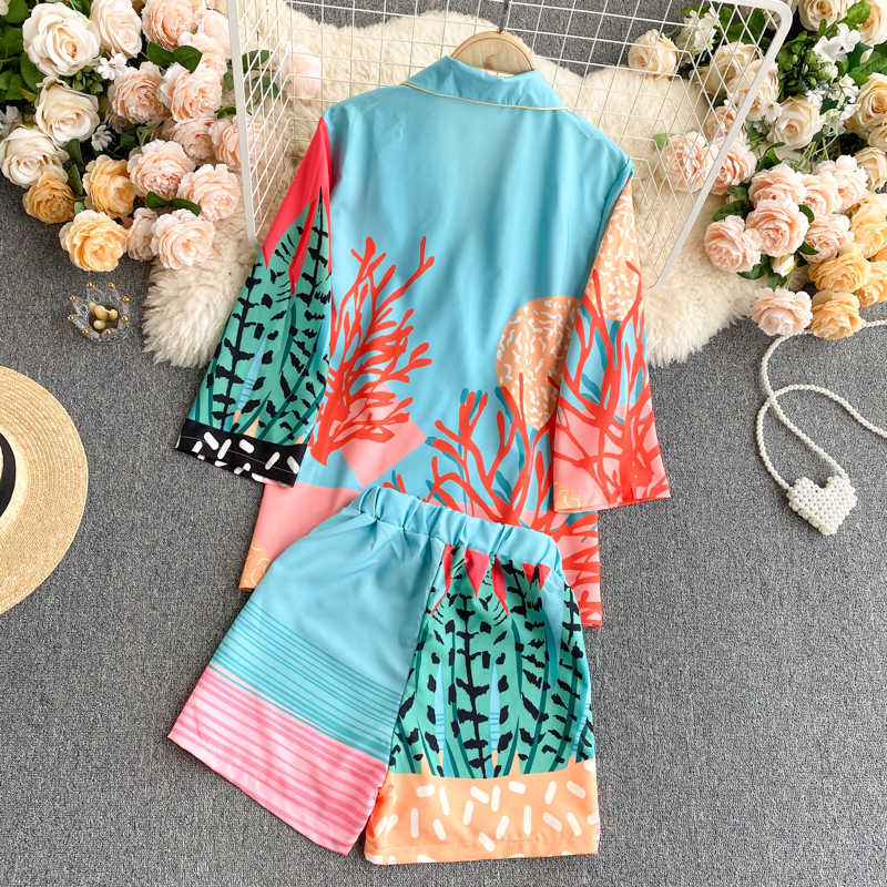 Ins Fashion Suit Women Printing Notched Short Sleeve Shirts +high Waist Shorts Holiday Two-piece Sets Q500 210527