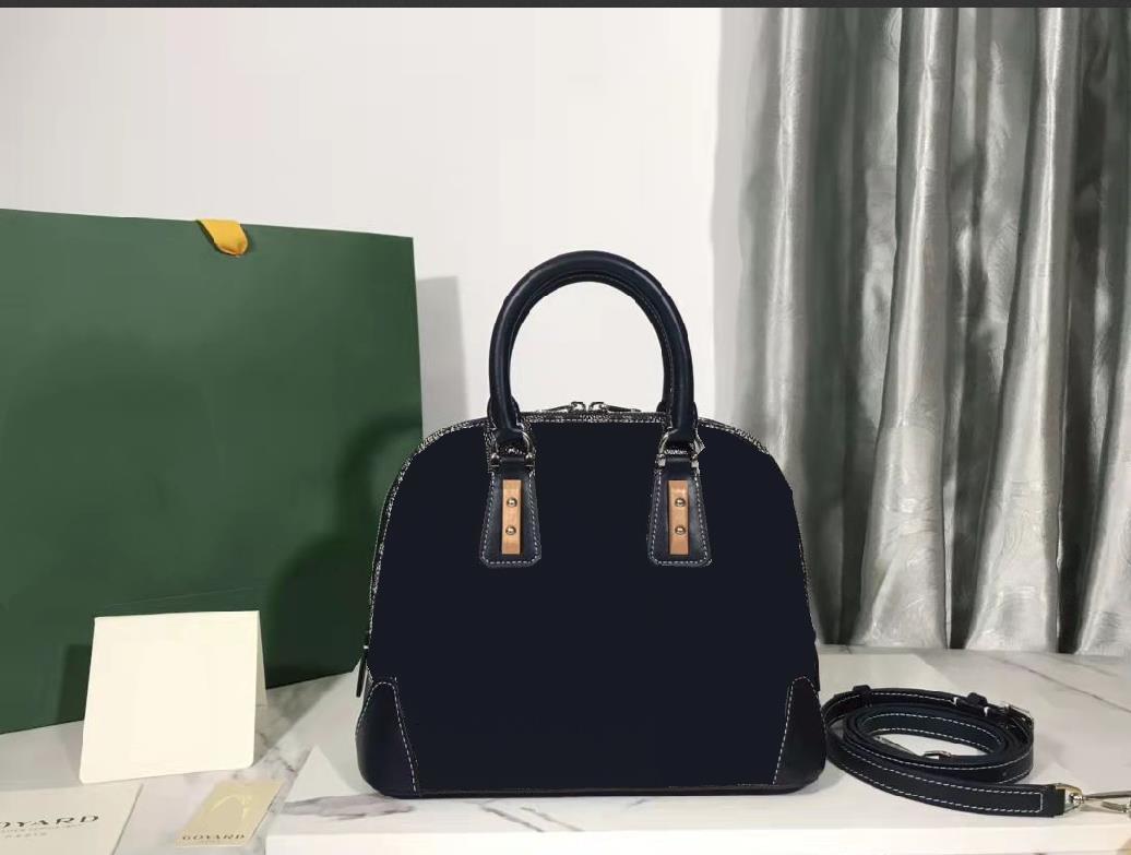bags shipping goya shell bag women patent leather flower Embossed shoulder with lock crossbody handbags Messenger, Black;red
bags shipping goya shell bag women patent leather flower Embossed shoulder with lock crossbody handbags Messenger, Black;red