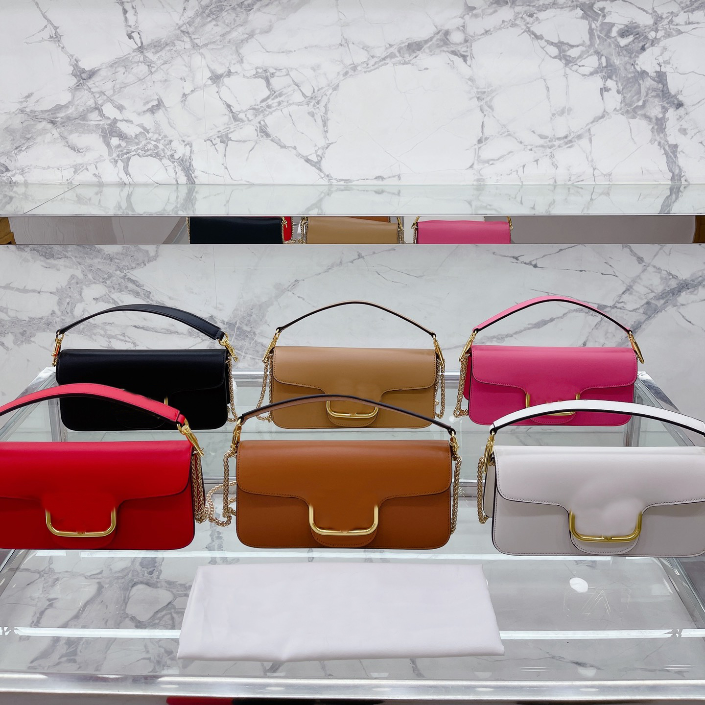 Designer Bags Fashion Corssbody Chain Bags Handbag Shoulder Bag Genuine Leather Artwork Large V Letter Hardware Women Flip Purse Five Color, Color7
Designer Bags Fashion Corssbody Chain Bags Handbag Shoulder Bag Genuine Leather Artwork Large V Letter Hardware Women Flip Purse Five Color, Color7