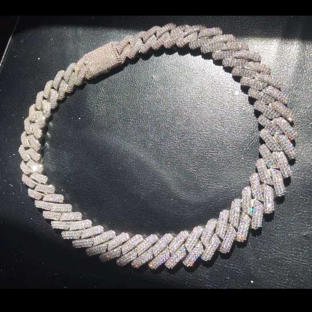19mm wide heavy chain iced out bling diamond Curb Cuban link chain hip hop chain necklace
19mm wide heavy chain iced out bling diamond Curb Cuban link chain hip hop chain necklace