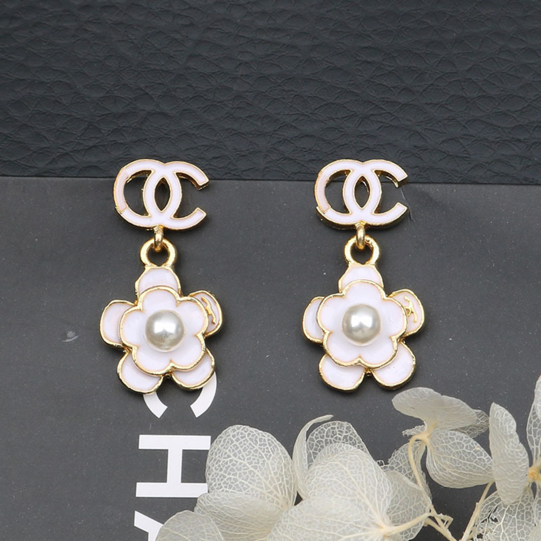 Classic New Korean versatile Earrings exquisite super flash c small fragrant rose sweet flower earrings4, Silver
Classic New Korean versatile Earrings exquisite super flash c small fragrant rose sweet flower earrings4, Silver