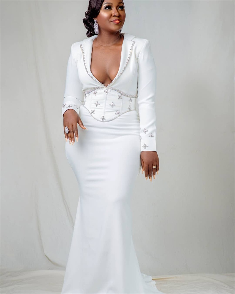 Plus Size White Evening Dresses Glitter Crystal Beads Deep V Neck Long Sleeves Mermaid Prom Dress Custom Made Formal Party Pageant Gowns