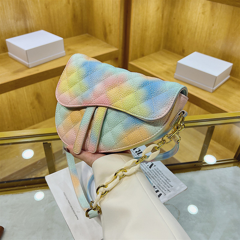 HBP Women's bag 2022 new texture Western style single shoulder messengerbag popular fashion simple cross-border trend saddle bags, Iridescent
HBP Women's bag 2022 new texture Western style single shoulder messengerbag popular fashion simple cross-border trend saddle bags, Iridescent
