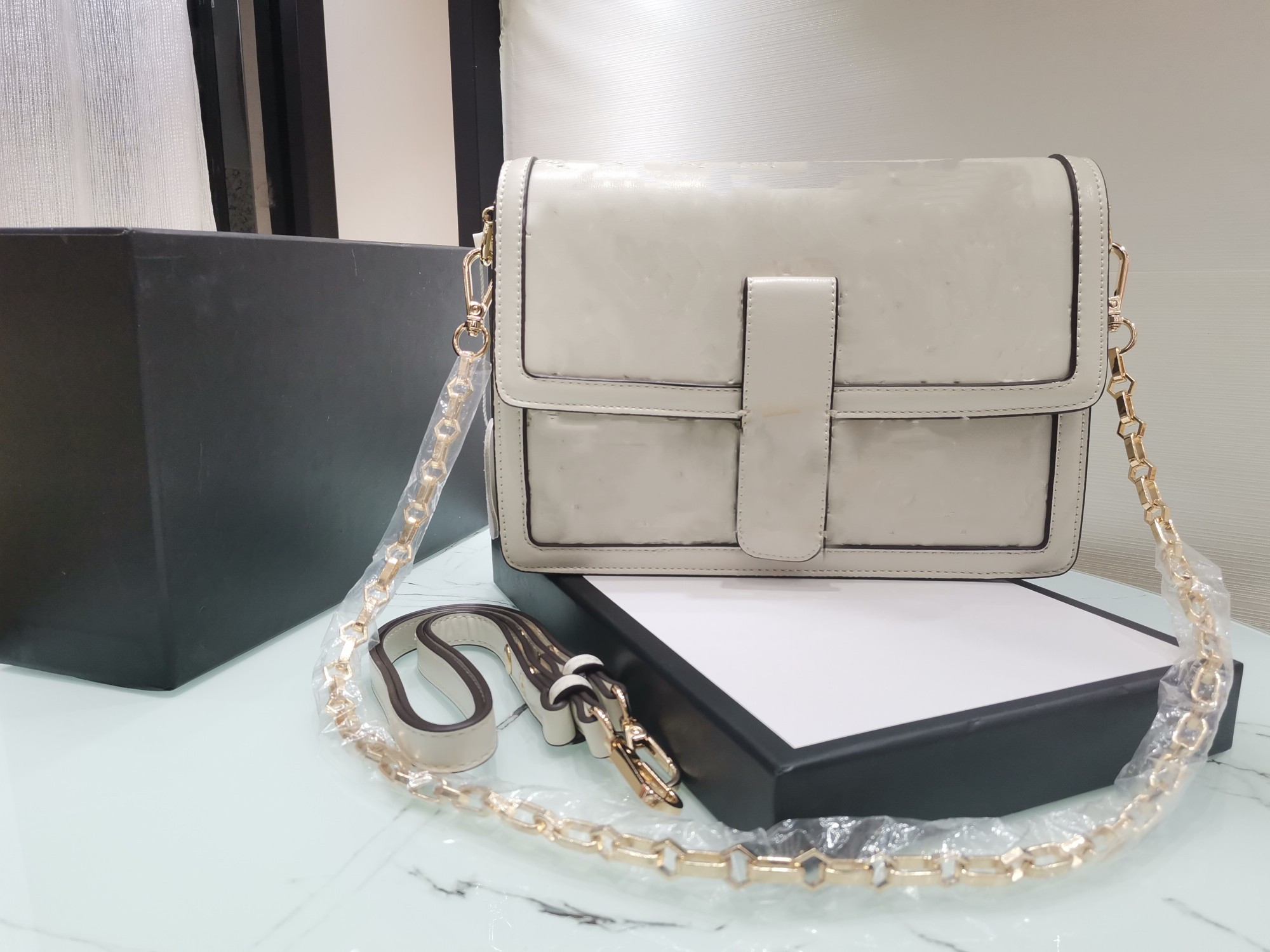 2021 Luxury Ladies Rectangular Bag Fashion Single Product Underarm Handbag Wallet Crossbody
2021 Luxury Ladies Rectangular Bag Fashion Single Product Underarm Handbag Wallet Crossbody