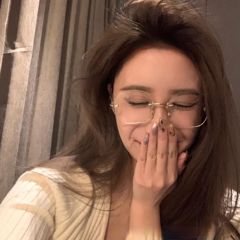Fashion Sunglasses Frames Jennie's Same Glasses Transparent Small Fresh Personality Flat Lens For Women Optical Frame Rimless Eyeglass CE
Fashion Sunglasses Frames Jennie's Same Glasses Transparent Small Fresh Personality Flat Lens For Women Optical Frame Rimless Eyeglass CE