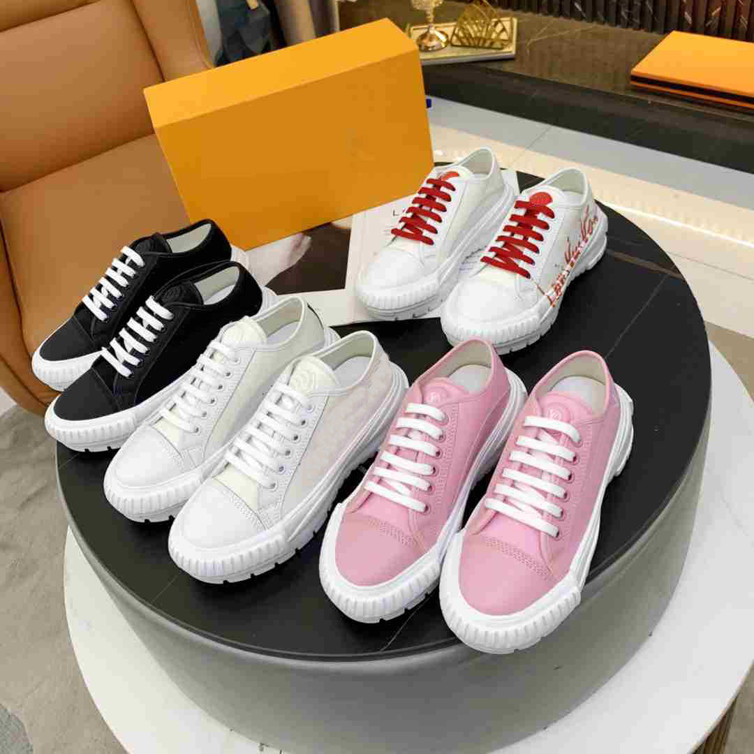 2021 Valentine day limit squad casual shoes boyfriend girlfriend sneaker women reflective Genuine Leather sneakers party velvet calfskin show style
2021 Valentine day limit squad casual shoes boyfriend girlfriend sneaker women reflective Genuine Leather sneakers party velvet calfskin show style