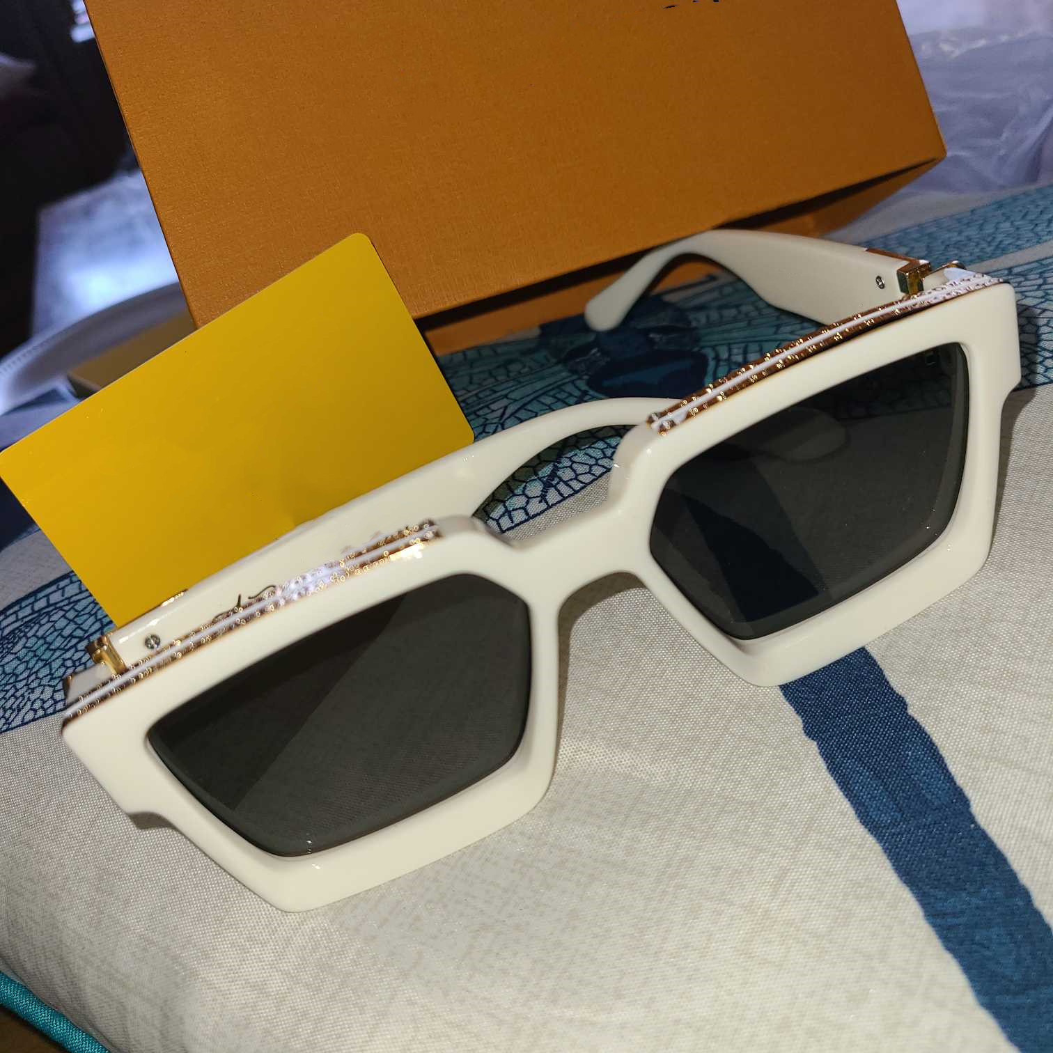HOT 1.1 Millionaires Sunglases men women full frame Vintage designer MILLIONAIRE 1.1 sunglasses men MILLIONAIRE Black Logo Made in Italy, White;black
HOT 1.1 Millionaires Sunglases men women full frame Vintage designer MILLIONAIRE 1.1 sunglasses men MILLIONAIRE Black Logo Made in Italy, White;black