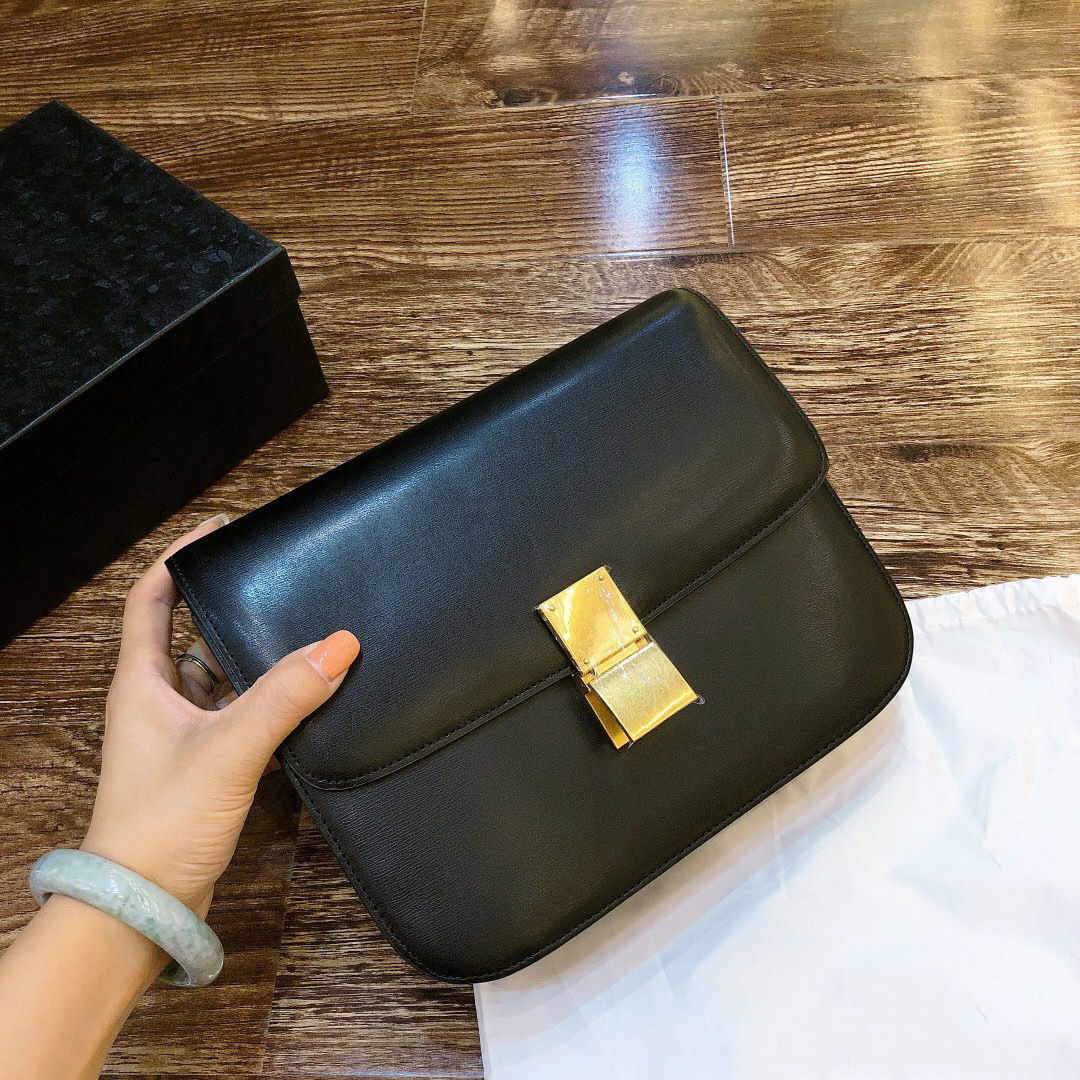 2021 fashionable and beautiful ladies famous shoulder bag leather chain messenger bag fashionable size:24*20*7 black1, Black
2021 fashionable and beautiful ladies famous shoulder bag leather chain messenger bag fashionable size:24*20*7 black1, Black