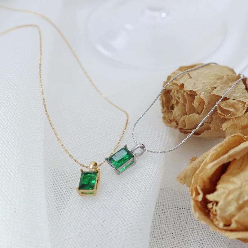 Chains European And American Chocker Green Crystal Zircon Stainless Steel Gold Chain Necklace Women Clavicle Pendant Jewelry, Silver
Chains European And American Chocker Green Crystal Zircon Stainless Steel Gold Chain Necklace Women Clavicle Pendant Jewelry, Silver