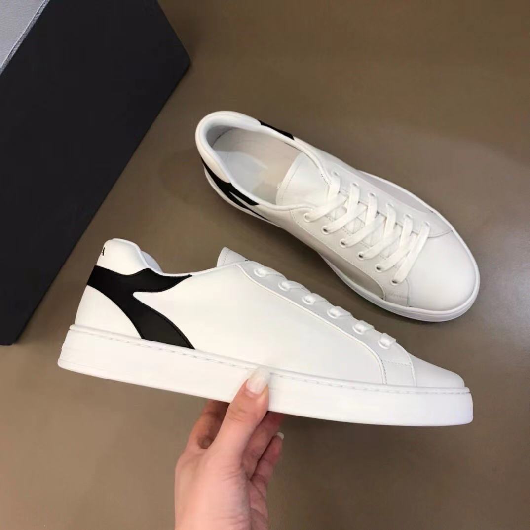 Dad Casualladies graffiti white shoes 2021 Mens leather casual shoe flowers Platforms Print pattern fashion personality wild couple sneakers women
Dad Casualladies graffiti white shoes 2021 Mens leather casual shoe flowers Platforms Print pattern fashion personality wild couple sneakers women