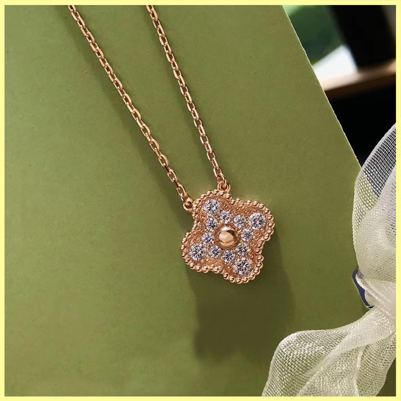Designer Necklace Fashion Jewlery Designer Clover Diamond Pendant Necklace High Quality Luxurys Gold Necklaces For Women 2021 21092904R
Designer Necklace Fashion Jewlery Designer Clover Diamond Pendant Necklace High Quality Luxurys Gold Necklaces For Women 2021 21092904R