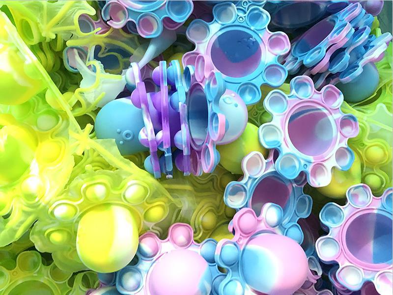 Toys Fidget Funny Rainbow Overturned Expression Flip Doll Silicone Decompression Pendant Toys it