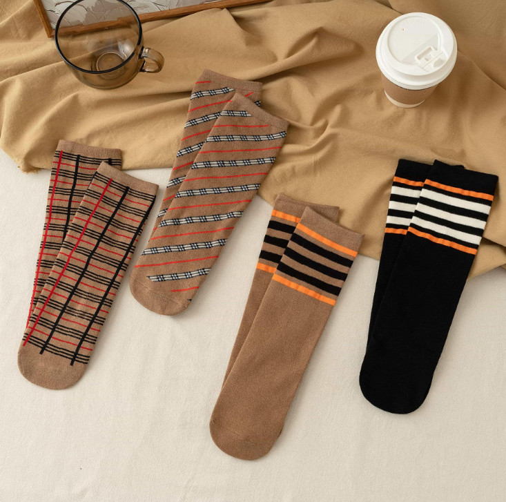 desinger Kids plaid casual socks autumn boys girls cotton stripe knitted sock designer mother and me matching clothing Q1414, Pink;yellow
desinger Kids plaid casual socks autumn boys girls cotton stripe knitted sock designer mother and me matching clothing Q1414, Pink;yellow