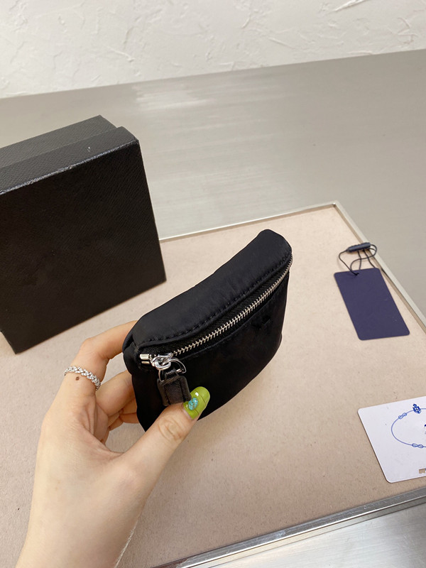 New all-match coin purse 2021 fashionable and practical clutch high-quality arm bag factory direct wholesale and retail free shipping, Red;black
New all-match coin purse 2021 fashionable and practical clutch high-quality arm bag factory direct wholesale and retail free shipping, Red;black