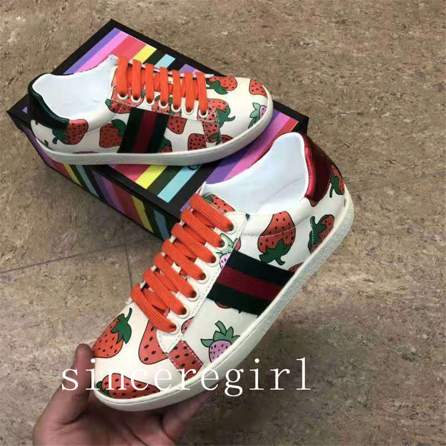 wholesale 23 colors Heavily build 1.1. Mens Italy Bee Walking Casual Shoes Women Flat Leather Shoe Tiger Green Red Stripes Embroidered Couples Trainers Des Chaussure
wholesale 23 colors Heavily build 1.1. Mens Italy Bee Walking Casual Shoes Women Flat Leather Shoe Tiger Green Red Stripes Embroidered Couples Trainers Des Chaussure