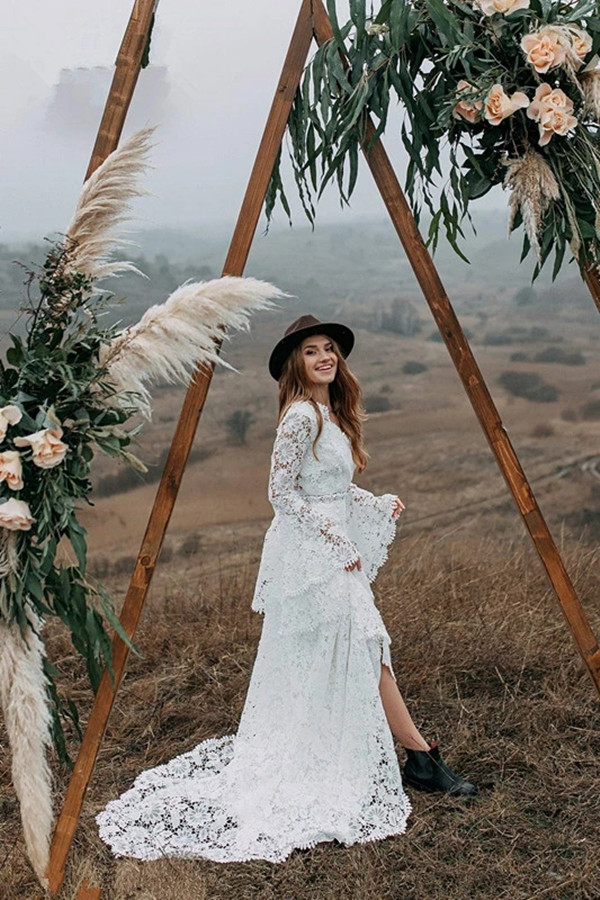 French Macrame Lace Wedding Dresses with Long Bell Sleeves 2022 V-neck Backless Bohemain Country Beach Hippie Bride Dress