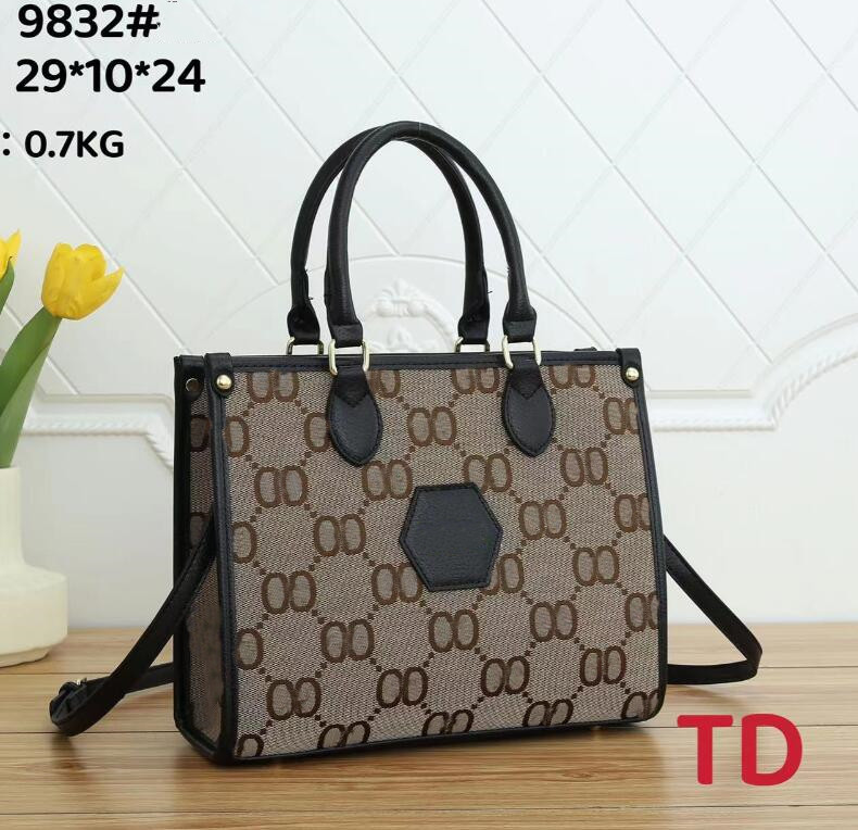 High quality Women Genuine Bag Diana tote Handbags crossbody Luxury Designer fashion shopping wallet pockets handbag Shoulder Bags, Black
High quality Women Genuine Bag Diana tote Handbags crossbody Luxury Designer fashion shopping wallet pockets handbag Shoulder Bags, Black