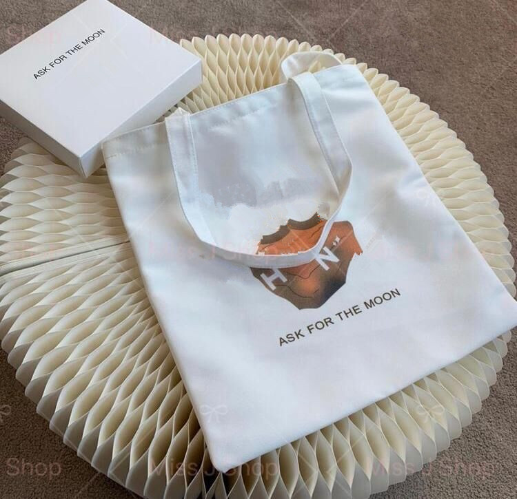 Fashion Style Moon printing Canvas bag Shopping case Gym Thick canvas Bags Travel tote Bag Women canvas Wash Bag Cosmetic Makeup Storage VIP with box
Fashion Style Moon printing Canvas bag Shopping case Gym Thick canvas Bags Travel tote Bag Women canvas Wash Bag Cosmetic Makeup Storage VIP with box