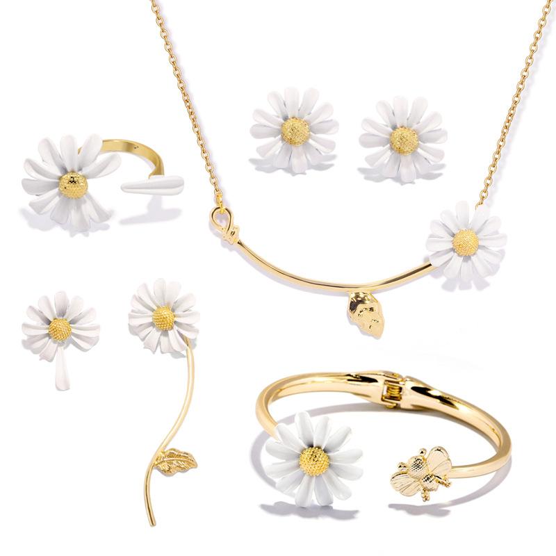 Earrings & Necklace Sweet Style Little Zou Ju Metal Bracelet Ring Set, Ladies Combination Set, Silver
Earrings & Necklace Sweet Style Little Zou Ju Metal Bracelet Ring Set, Ladies Combination Set, Silver