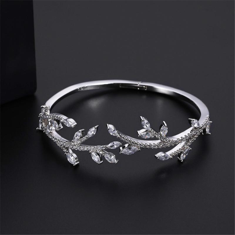 Bangle Luxury Elegant Open Leaf Crystal Bracelet Simple Retro Tree Branch Zirconia Silver Color Wedding Jewelry Zk30
Bangle Luxury Elegant Open Leaf Crystal Bracelet Simple Retro Tree Branch Zirconia Silver Color Wedding Jewelry Zk30