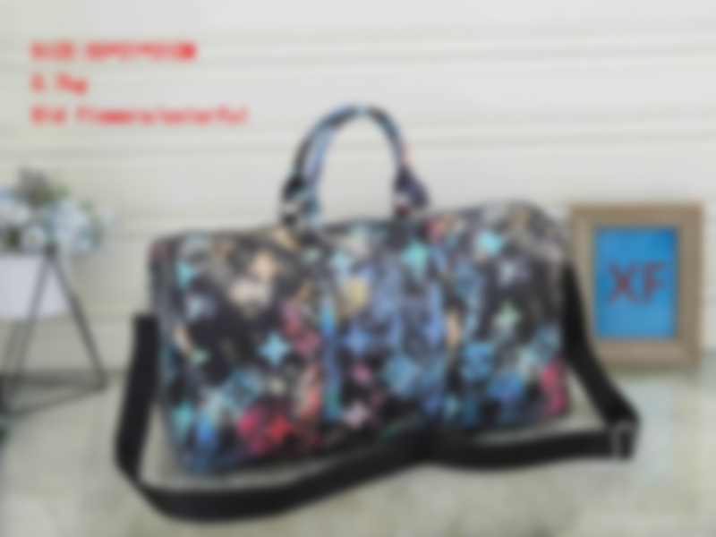 LV
Louis
BagVitton 2021 high-quality one-shoulder duffel bag large-capacity fashion portable package double zipp, Red;black
LV
Louis
BagVitton 2021 high-quality one-shoulder duffel bag large-capacity fashion portable package double zipp, Red;black