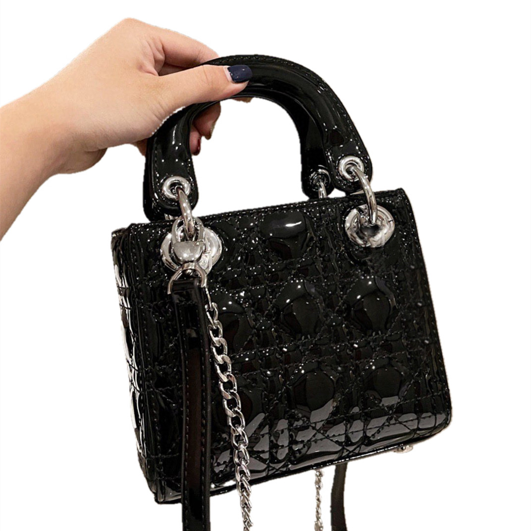 Stitches Diamond Lattice Patent Leather Ladies Shoulder Crossbody Bags Women black Handbags Mini Tote Bag Luxury handbag Designer Famous Bra
Stitches Diamond Lattice Patent Leather Ladies Shoulder Crossbody Bags Women black Handbags Mini Tote Bag Luxury handbag Designer Famous Bra
