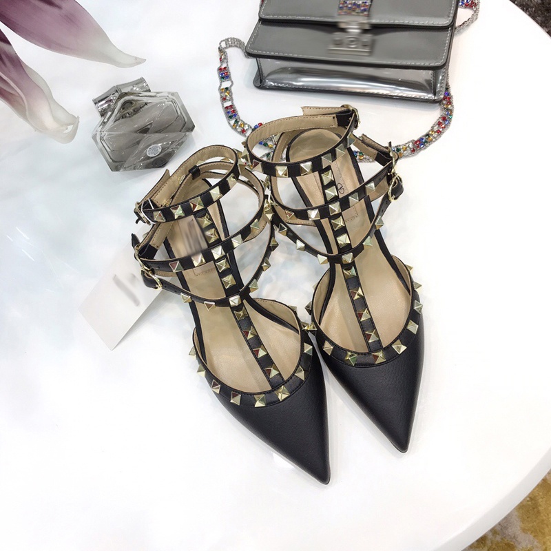 2021 Good Quality Fashion Women Luxurys Designers Shoes Designer Sandals Womens Luxury High Heels Sandal Dress Shoess With Box Size 35-41 -H444, Black
2021 Good Quality Fashion Women Luxurys Designers Shoes Designer Sandals Womens Luxury High Heels Sandal Dress Shoess With Box Size 35-41 -H444, Black