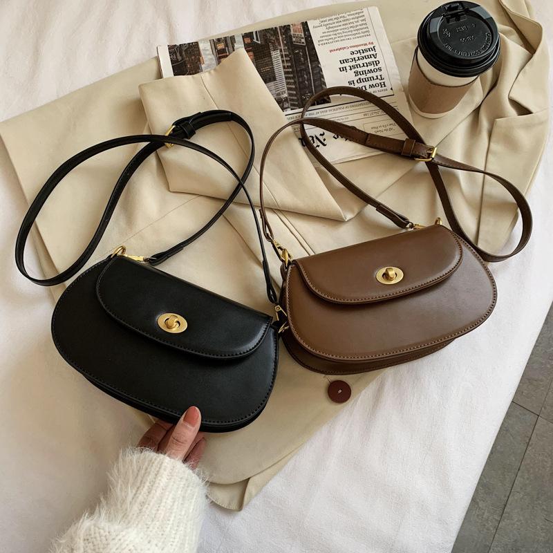 Retro-style ins messenger bag female 2021 new tide online celebrity Port wind simple texture shoulder bag, Black
Retro-style ins messenger bag female 2021 new tide online celebrity Port wind simple texture shoulder bag, Black