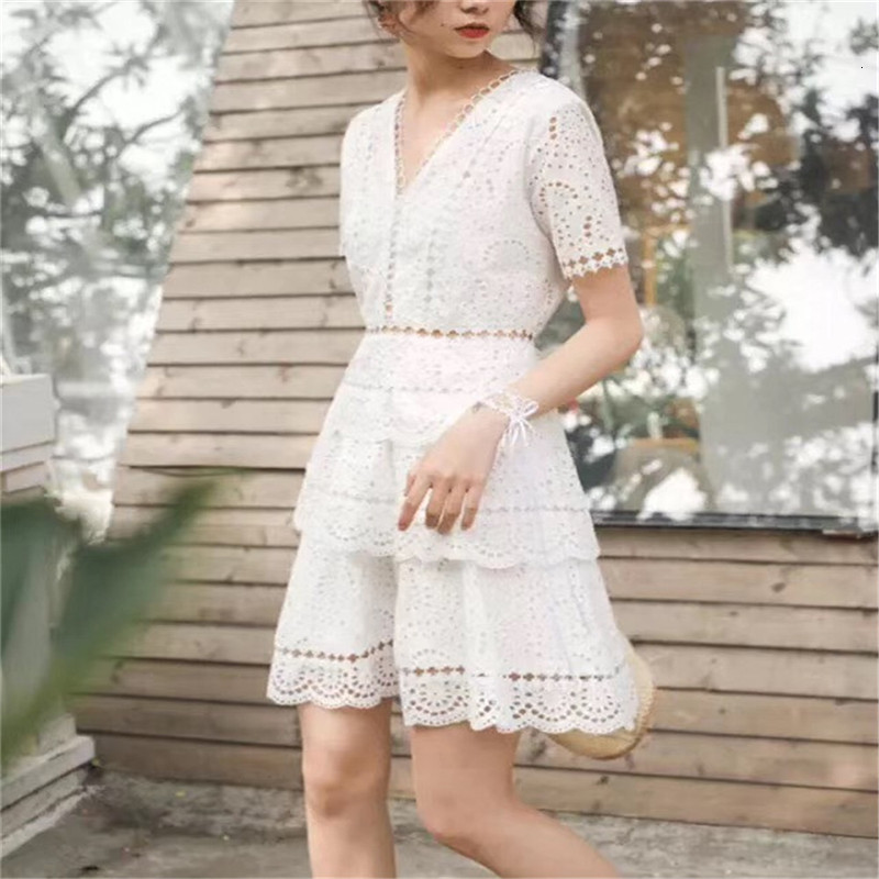 2021 New High End Designer Self Portrait Mini Vintage White Lace Polka Dot Printed V-neck Cake Casual Dress Hed9, Picture color
2021 New High End Designer Self Portrait Mini Vintage White Lace Polka Dot Printed V-neck Cake Casual Dress Hed9, Picture color
