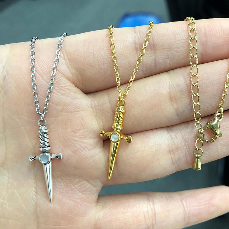 Pendant Necklaces Retro Goth Cool Supernatural Sword Dagger Knife Necklace For Men Stainless Steel Male Bike Punk Jewelry
Pendant Necklaces Retro Goth Cool Supernatural Sword Dagger Knife Necklace For Men Stainless Steel Male Bike Punk Jewelry