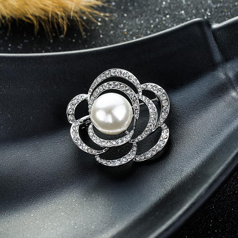 Ajojewel White Simulated Pearl Golden Hollow Camellia Brooch Quality Plant Jewellery Wedding Gift For Women 
Ajojewel White Simulated Pearl Golden Hollow Camellia Brooch Quality Plant Jewellery Wedding Gift For Women