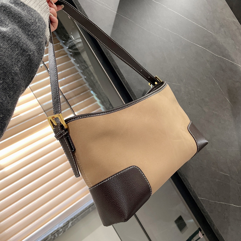 Luxury Shoulder Bags Cross body Designer Handbags Bag NylonTotes Crossbody Classic retro High-quality Wallet With exquisite packaging and original box size 31 18 cm, Brown
Luxury Shoulder Bags Cross body Designer Handbags Bag NylonTotes Crossbody Classic retro High-quality Wallet With exquisite packaging and original box size 31 18 cm, Brown