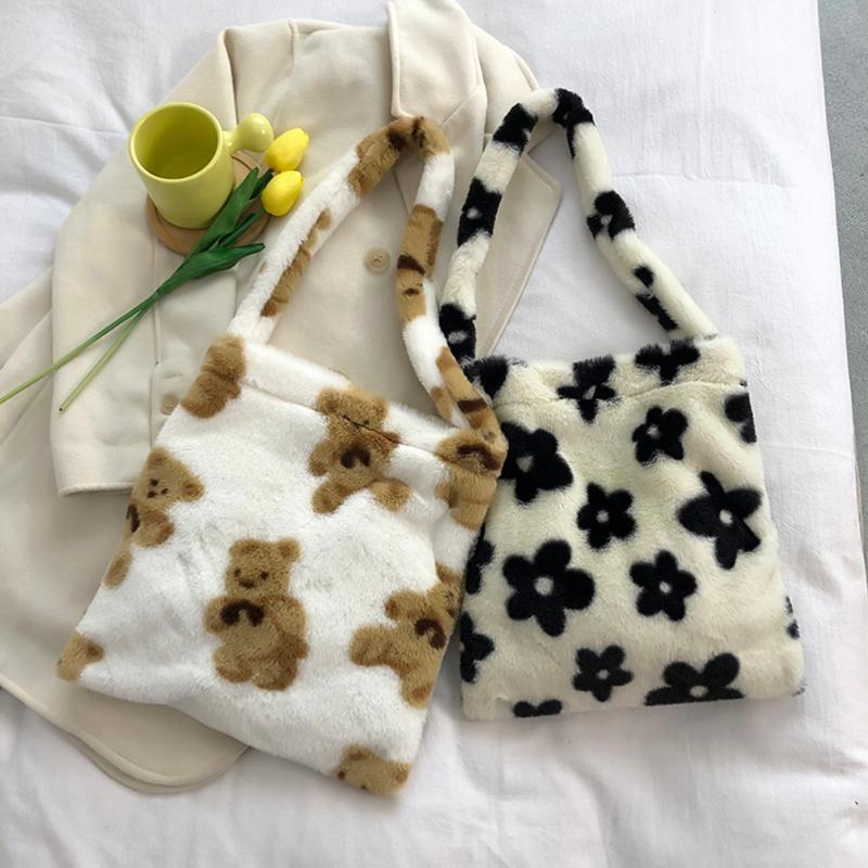 Evening Bags 2021 Ladies Autumn Winter Large Capacity Tote Handbags Underarm Bag Fashion Women Shopping Flower Print Plush Shoulder, Black
Evening Bags 2021 Ladies Autumn Winter Large Capacity Tote Handbags Underarm Bag Fashion Women Shopping Flower Print Plush Shoulder, Black