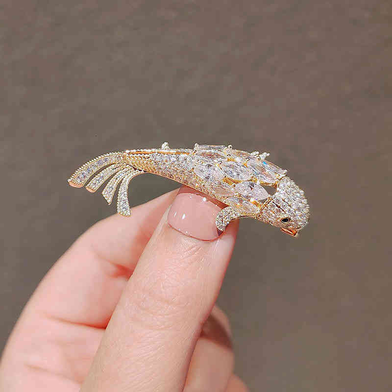 Japan and South Korea Have a Tide of Fish Brooches Every Year. Personality Small Brooch Buckle Sweater Suit Accessories Female