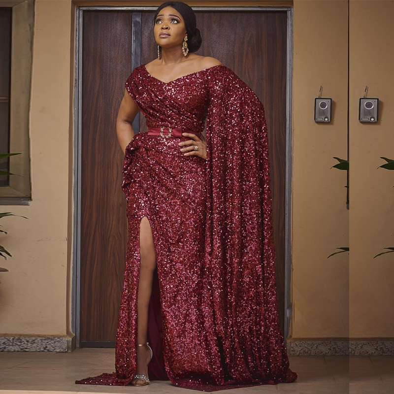 Sparkle Burgundy Mermaid Formal Evening Dresses Side Split Sequined Off Shoulder One Long Sleeve Prom Party Gowns African Celebrity Dress