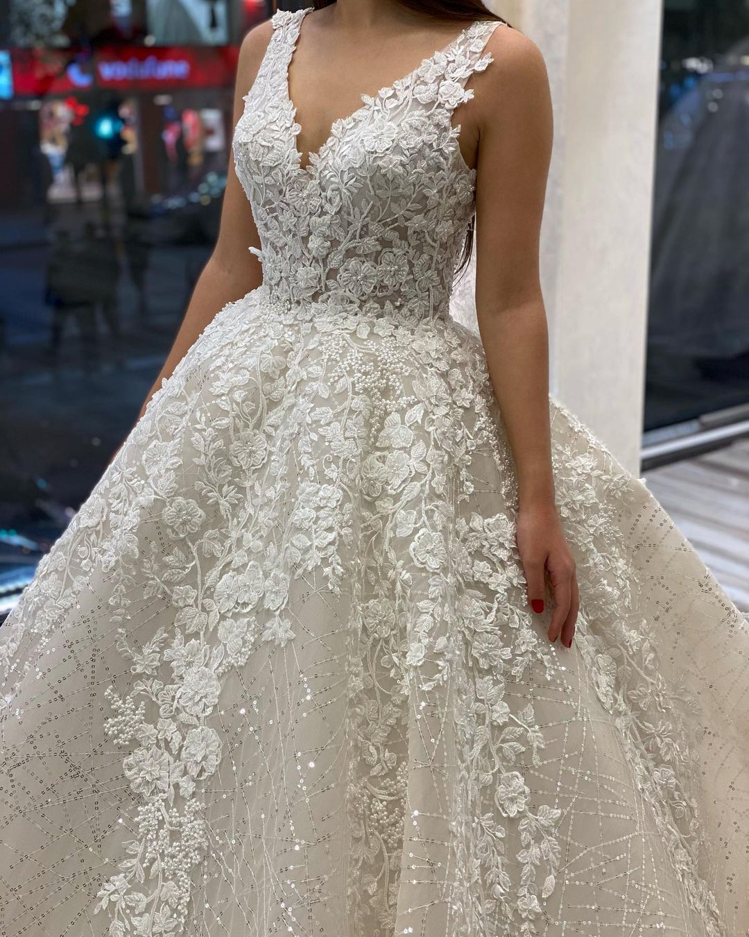 2021 Plus Size Arabic Aso Ebi Sparkly Lace Beaded Wedding Dresses Deep V-neck Bridal Dresses Vintage Sexy Wedding Gowns ZJ362